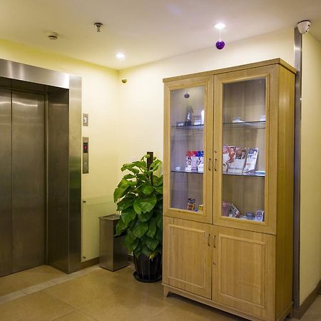 Home Inn Shanghai Lujiabang Road Metro Station Dış mekan fotoğraf